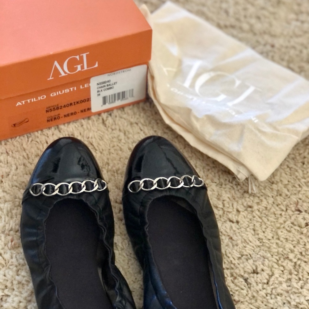AGL Black Ballet Flats with Chain detail Size 39